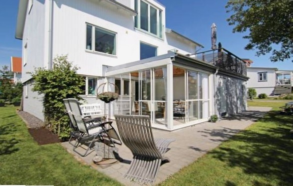Apartment Hönö with a Patio 01